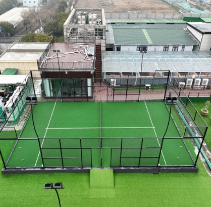 What is the Super panoramic Padel court？